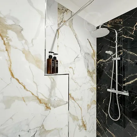 Apartment La Dolce Luna: A Pochi Passi Dal Centro Di